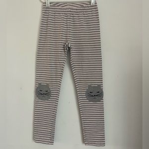 Kids gray cat knee patch leggings.